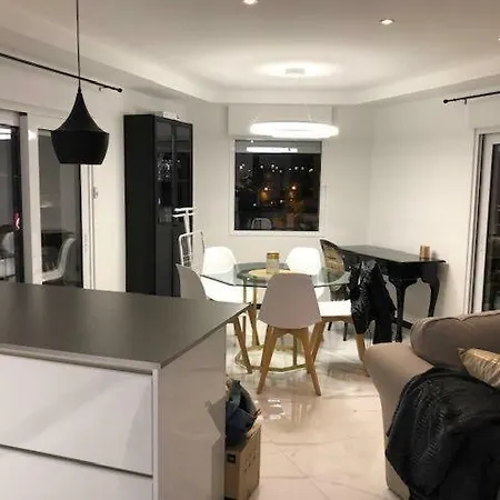 Апартаменты 40 Rue Waldeck Rousseau *